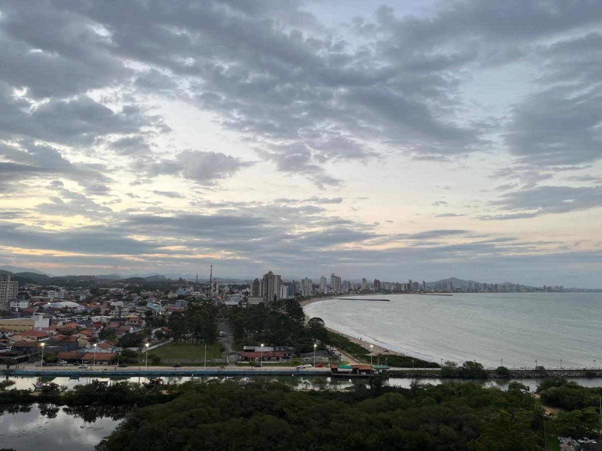 Apartamento Novo Frente Mar Com Piscina Em Home Club Penha  Exterior foto